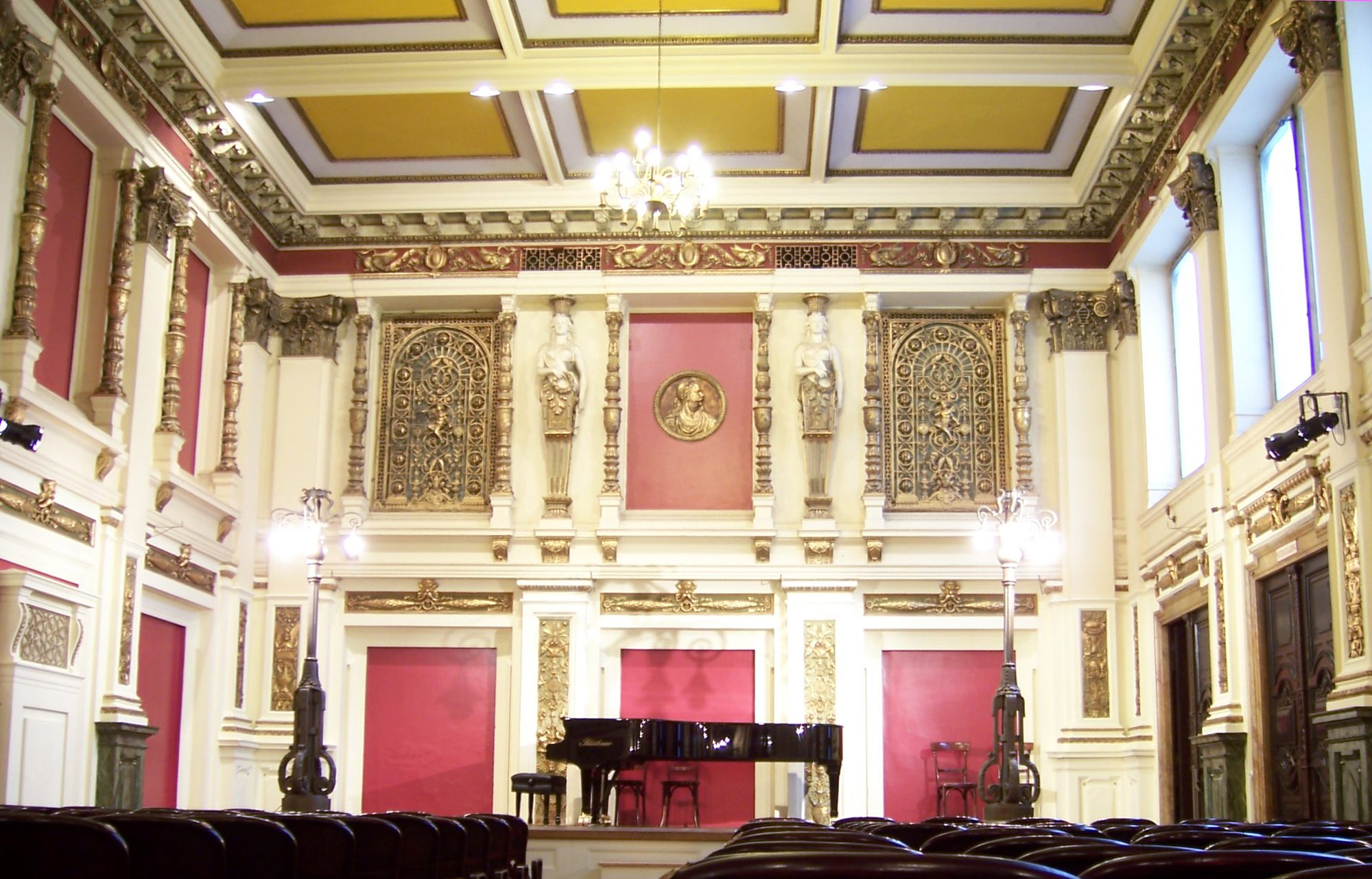 Ehrbar Saal, Podium